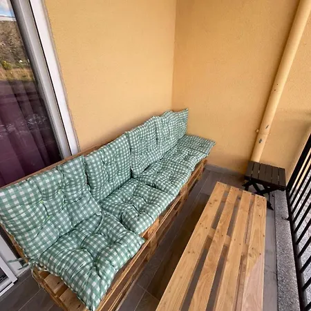 Losi Apartman Sakës