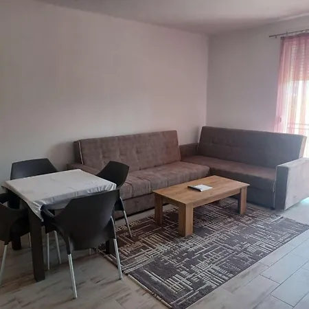 Losi Apartman Sakës