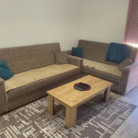 Losi Apartman Sakës