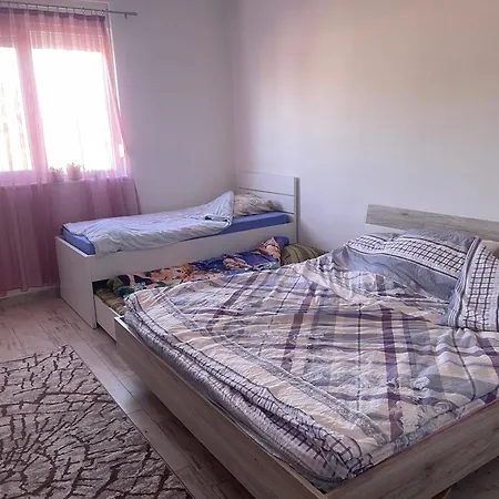 Losi Apartman *