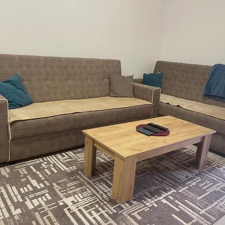 Losi Apartman *